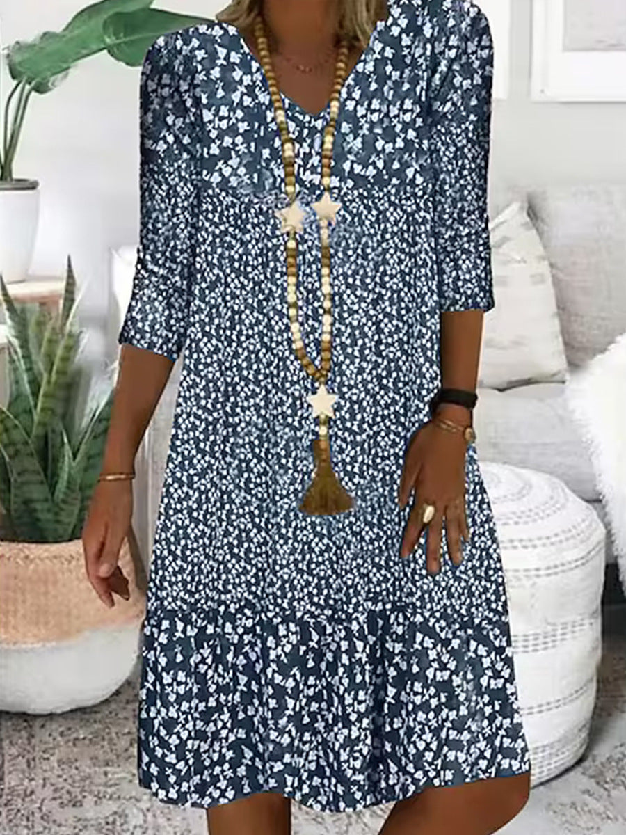 Elara Damen-Kleid mit mittellangen Ärmeln und V-Ausschnitt in Braun mit Aufdruck – Fashion Minimalist