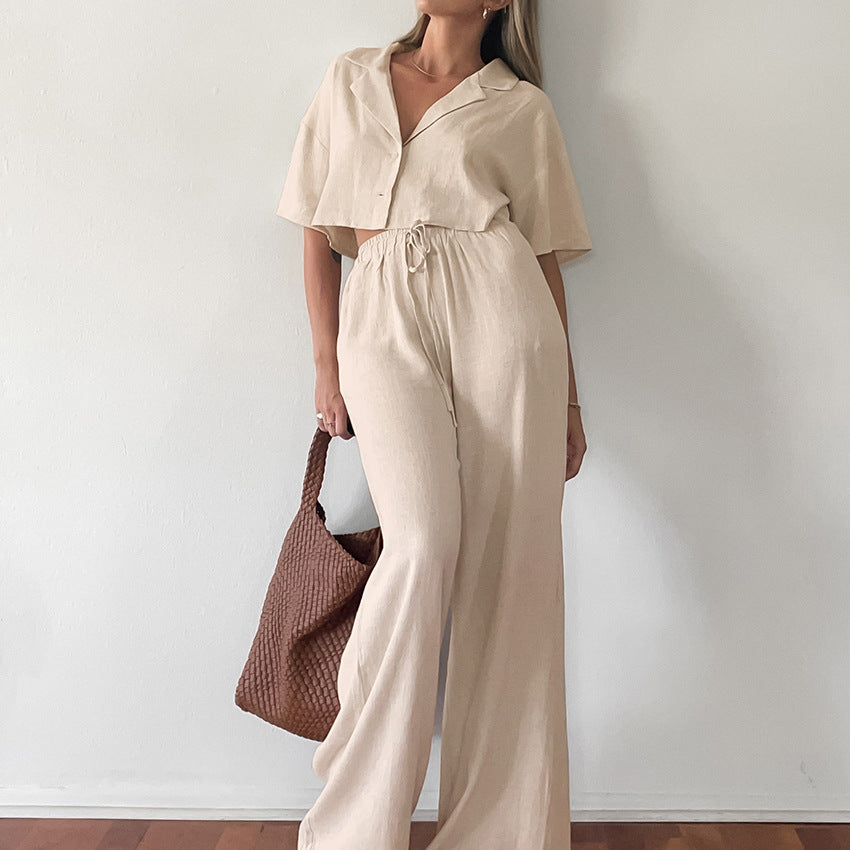 Lockeres, legeres Pyjama-Set von Clara Brooks – Baumwolle und Leinen, kurzärmlig, bequem